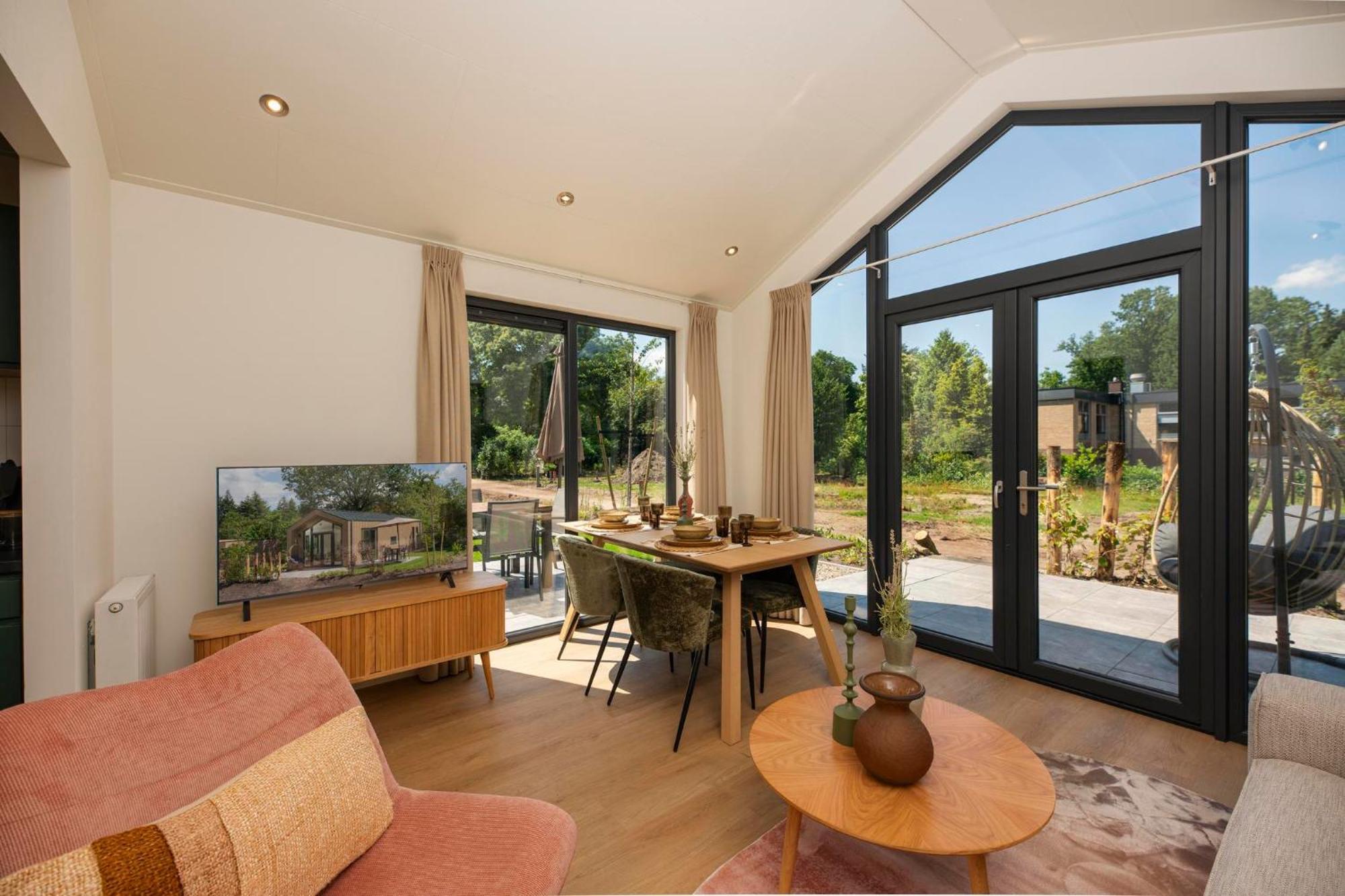 Veluwepark De Bosgraaf | Comfort Met Hottub Lieren Room photo